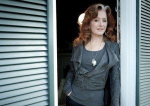 Bonnie Raitt Headshot 1