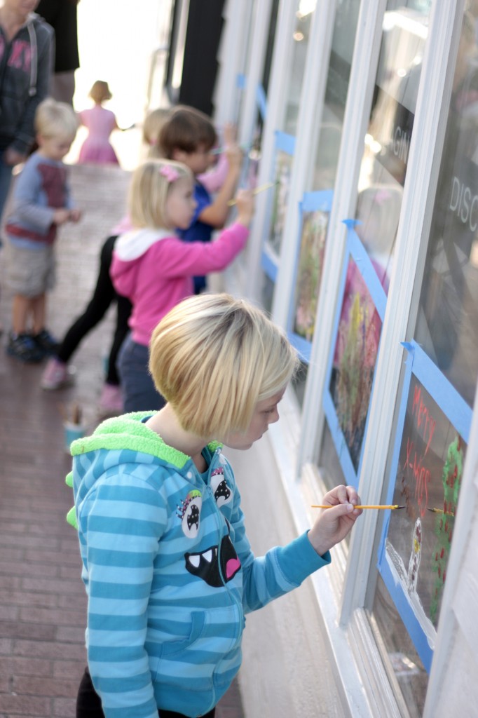 Newport El students work on their designs for the "Paint the Town" event.