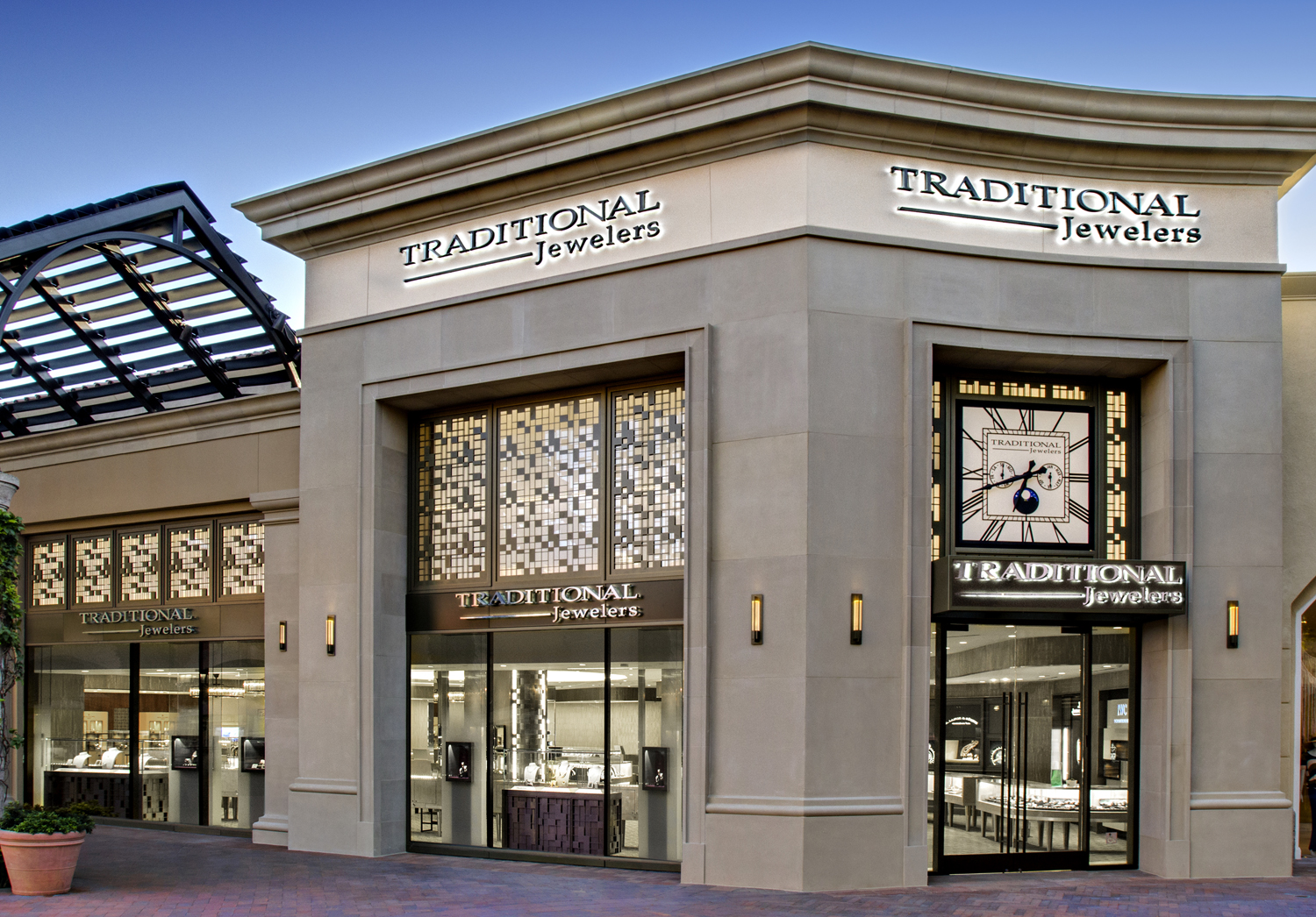 Biz Buzz: Traditional Jewelers Debuts New Fashion Island Store - Newport  Beach News