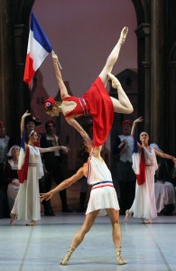 Segerstrom Center - Marat Shemiunov and Ekaterina Borchenko in Mikhailovsky Ballet's The Flames of Paris - Photo by Stas Levshin_13