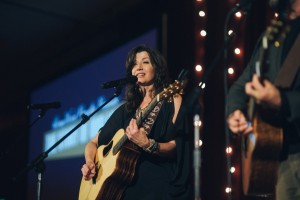 Amy Grant performs at HomeWord benefit