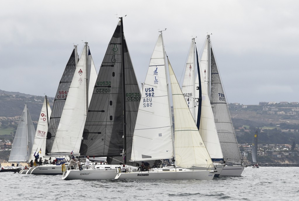 Crowded start / Photo by Lawrence Sherwin