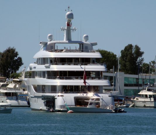 Invictus mega yacht