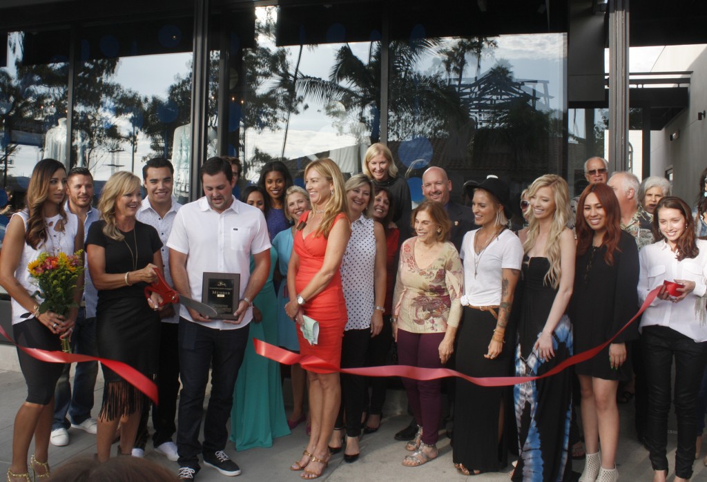 Ribbon cutting at Bella del Mar boutique. — Photo courtesy Bella del Mar ©