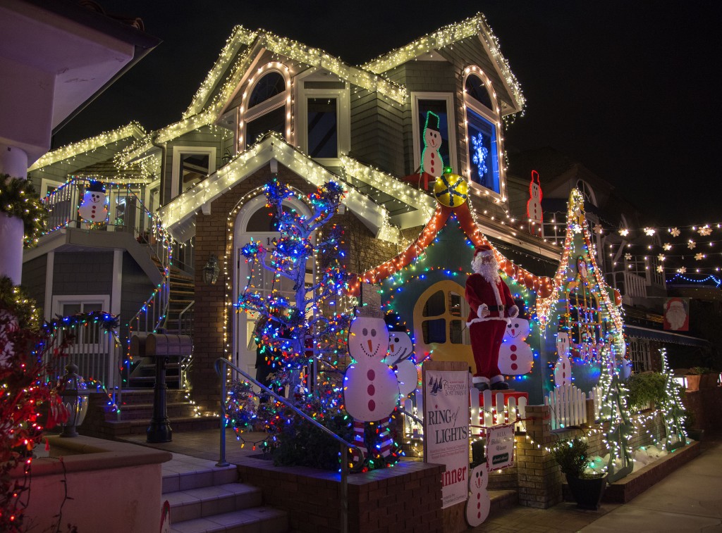 Dennis Vitarelli's S. Bay Front house all lit up. — Photo by Charles Weinberg ©