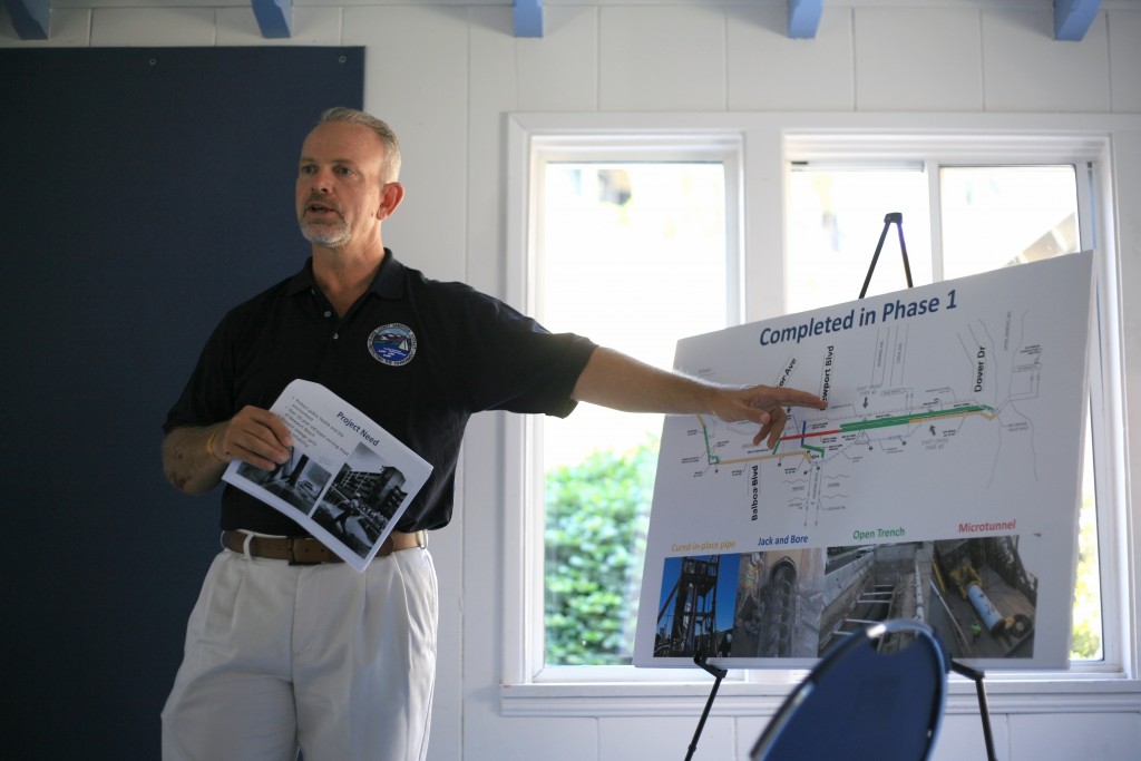 Project Manager Don Cutler talks about the Mariner’s Mile sewer pipe construction project during a community meeting. — Photo by Sara Hall©