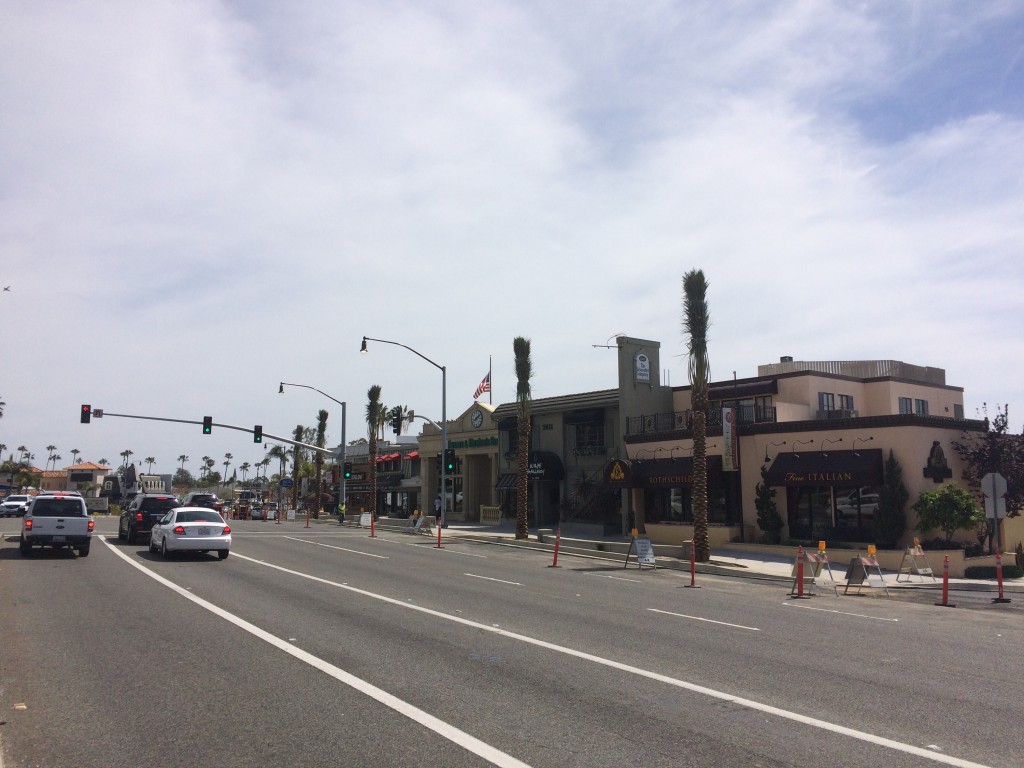 Construction on E. Coast Highway as part of the work for the Corona del Mar Entry Improvement project. — Photo courtesy the city of Newport Beach ©