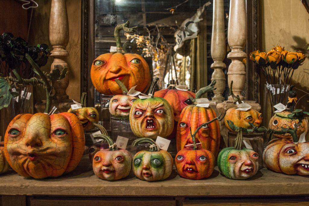 Festive decor for Halloween at Roger’s Gardens. — Photo courtesy Roger's Gardens ©