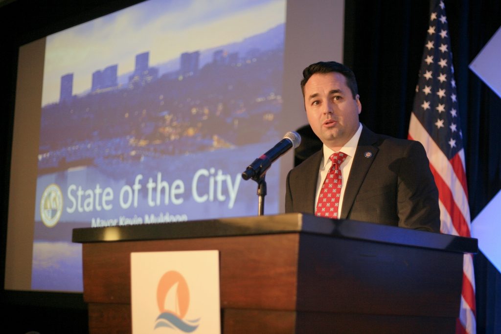 Newport Beach Mayor Kevin Muldoon speaks to the crowd at the 2017 Mayor's Dinner last week. — Photo by Sara Hall ©