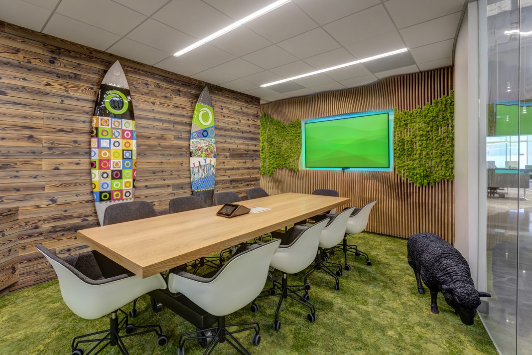 NewportBased H. Hendy Assoc. Completes New Generation Workspace for