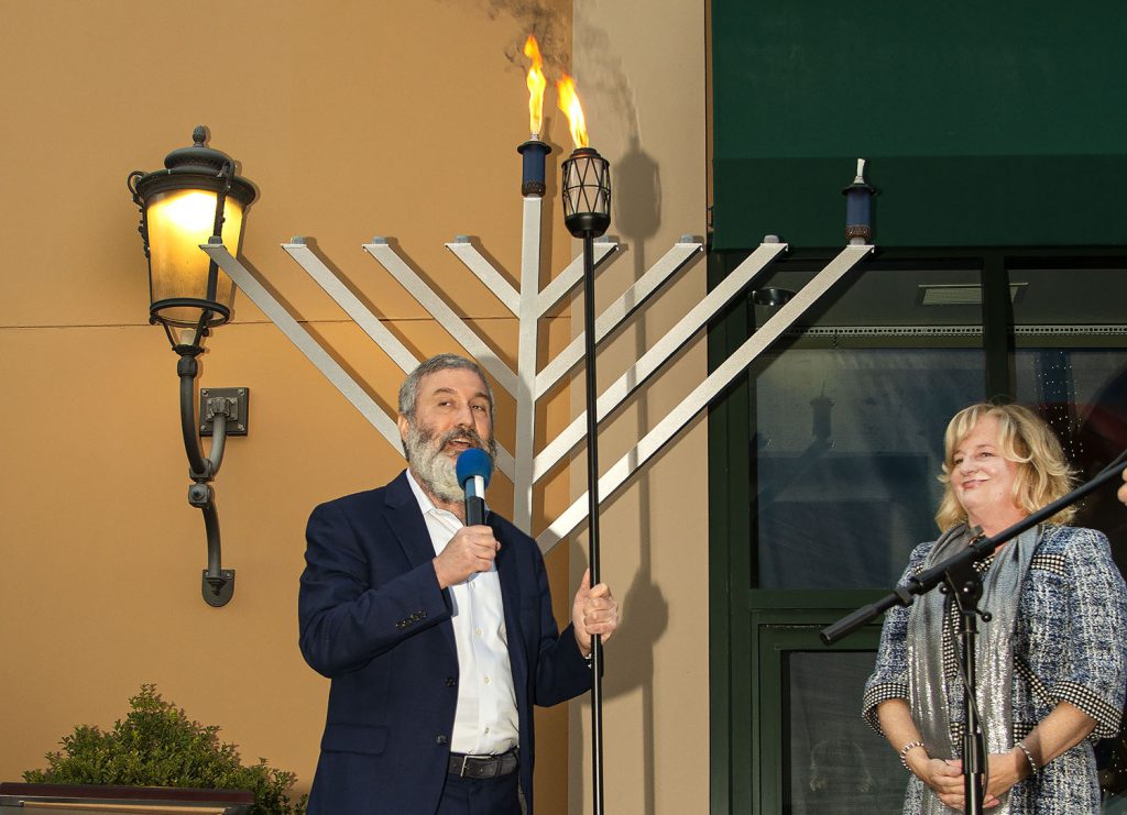 Lighting Menorah3