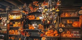 Roger’s Gardens’ “Moonlight Masquerade” Halloween Boutique Now Open in Corona del Mar